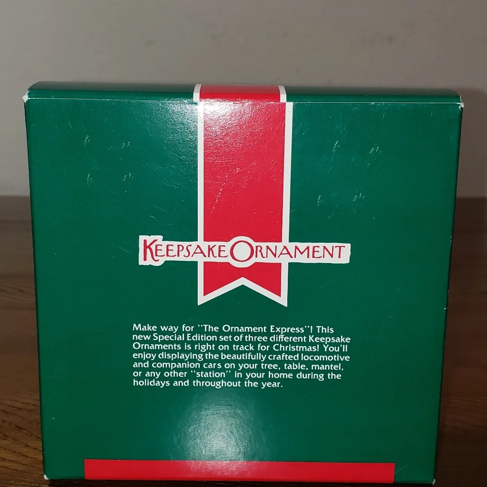 Hallmark Ornament Train - Picture 7 of 8